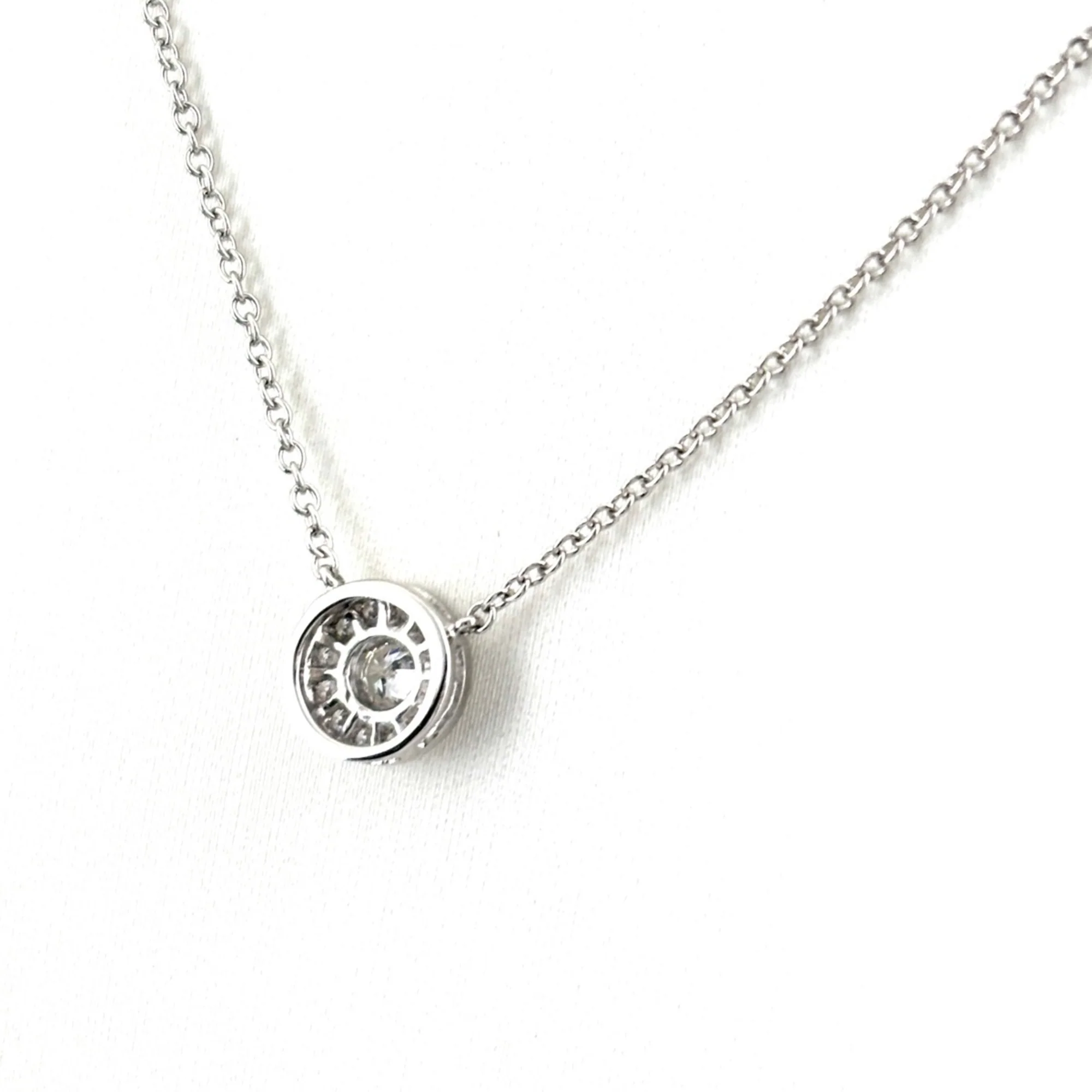 Circlet Pendant Necklace Platinum with Diamond - Image 3
