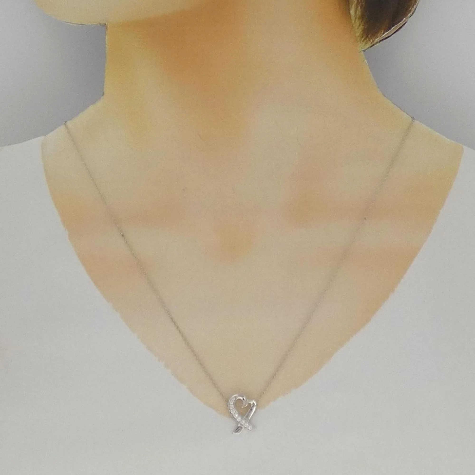 Loving Heart Pendant Necklace 18K White Gold with Diamond - Image 6