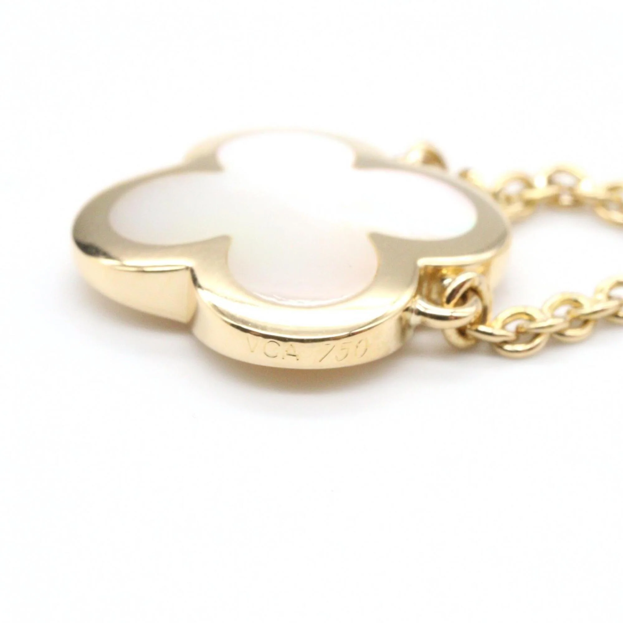 Alhambra Pendant Necklace 18K Yellow Gold - Image 4