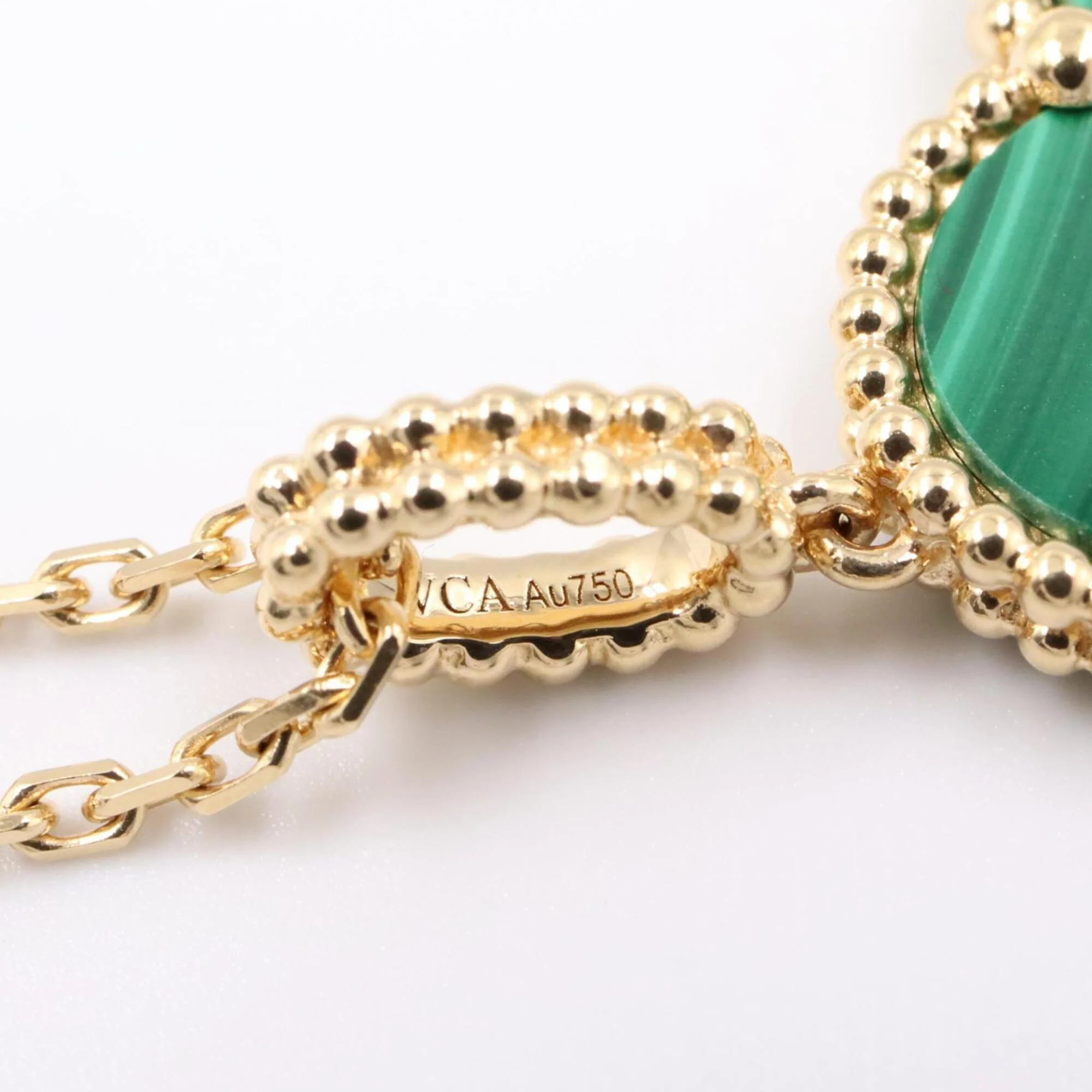 Alhambra Pendant Necklace 18K Yellow Gold and Malachite - Image 3