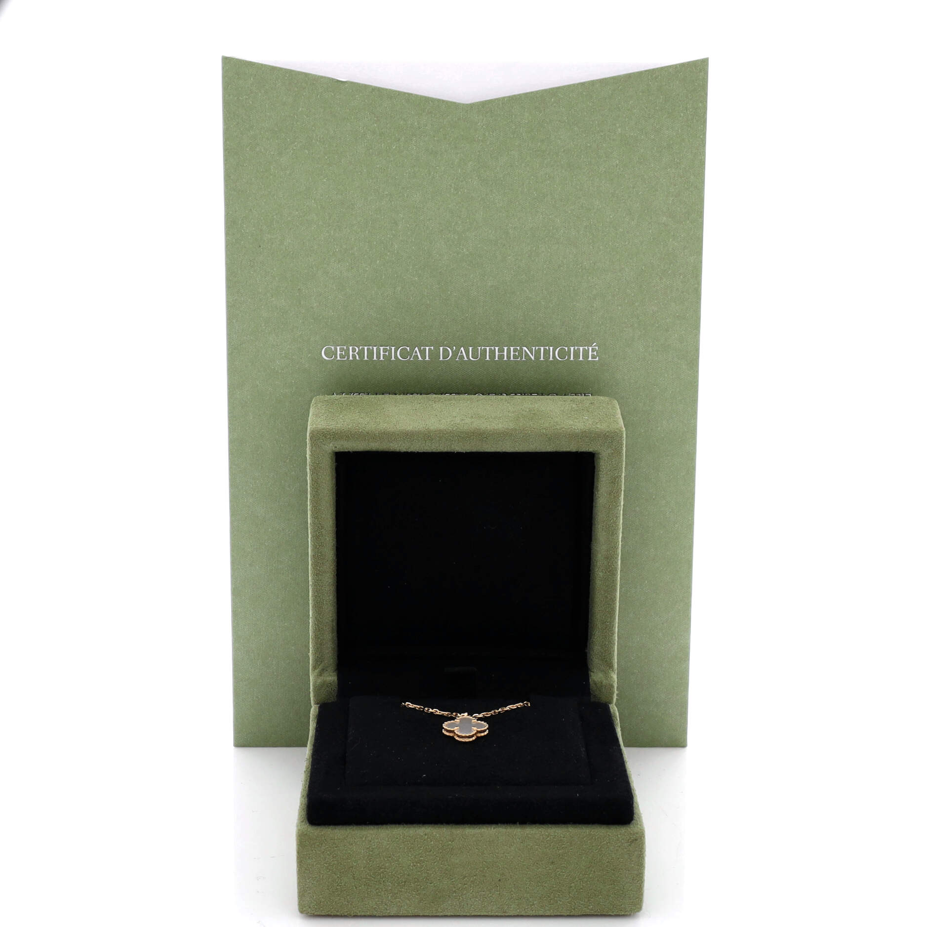 Sweet Alhambra Pendant Necklace 18K Yellow Gold and Mother of Pearl - Image 2
