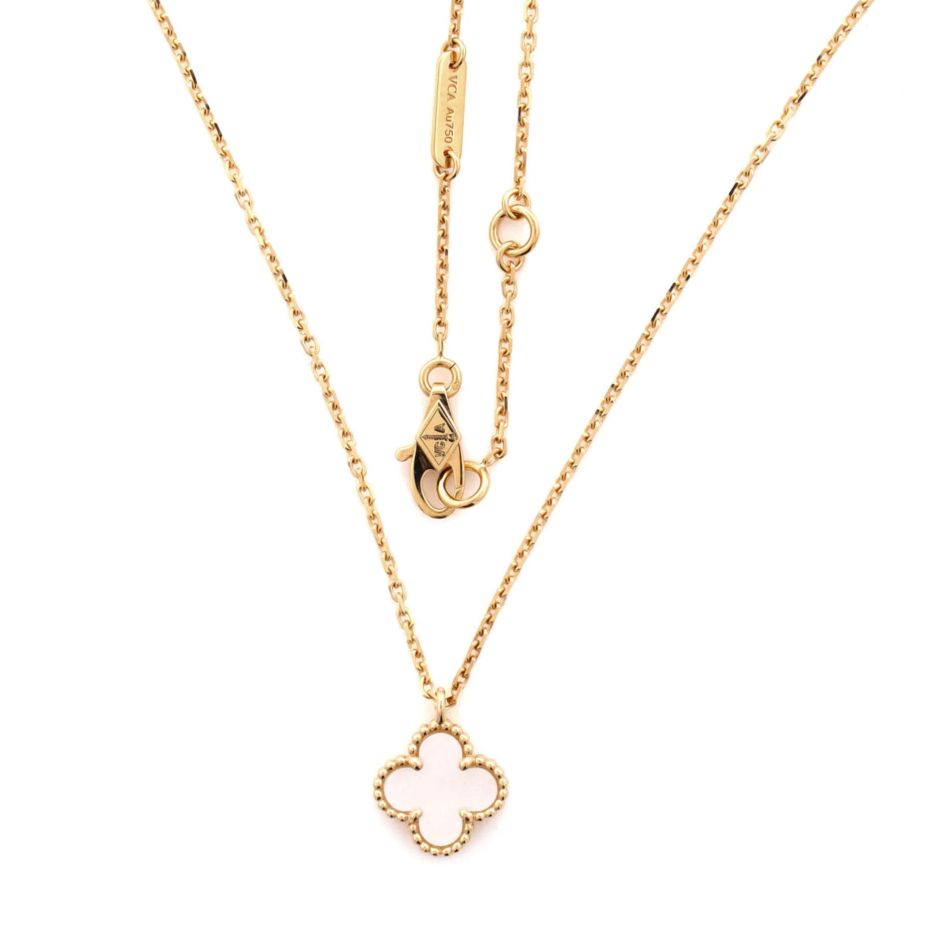 Sweet Alhambra Pendant Necklace 18K Yellow Gold and Mother of Pearl - Image 3