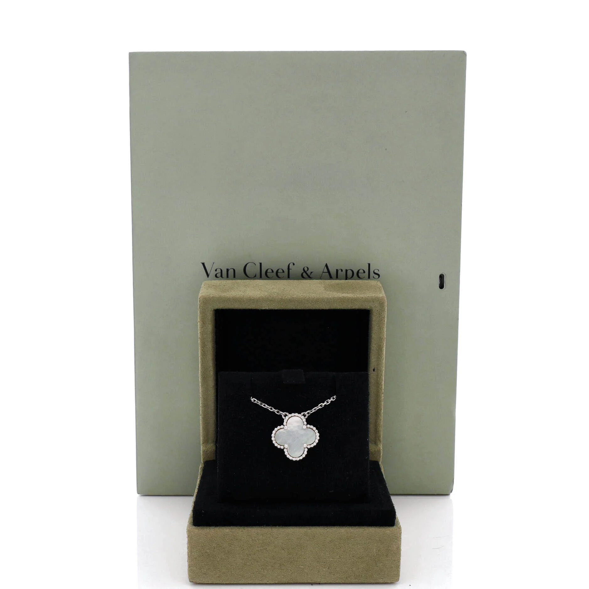 Vintage Alhambra Pendant Necklace 18K White Gold and Mother of Pearl - Image 2