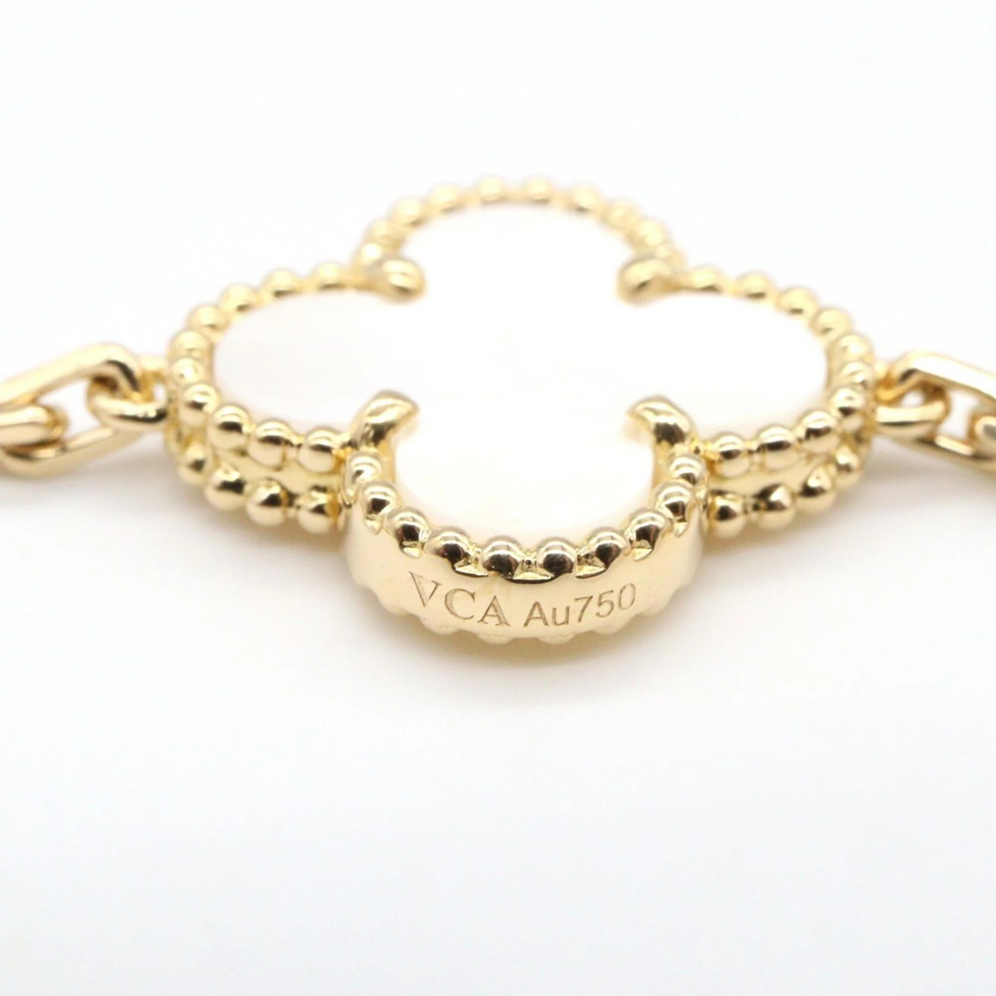 Vintage Alhambra Pendant Necklace 18K Yellow Gold - Image 3