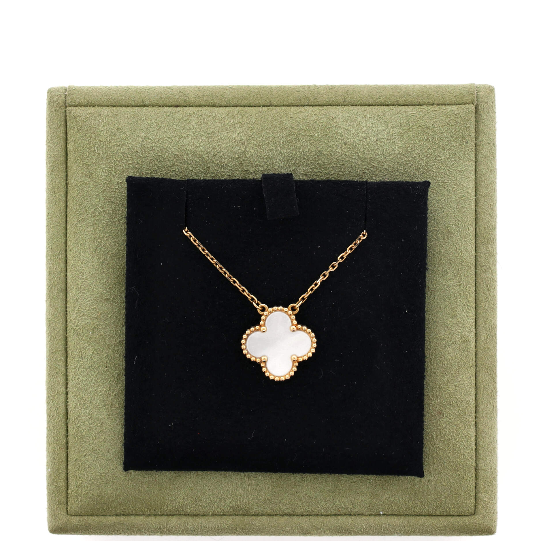 Vintage Alhambra Pendant Necklace 18K Yellow Gold and Mother of Pearl - Image 2