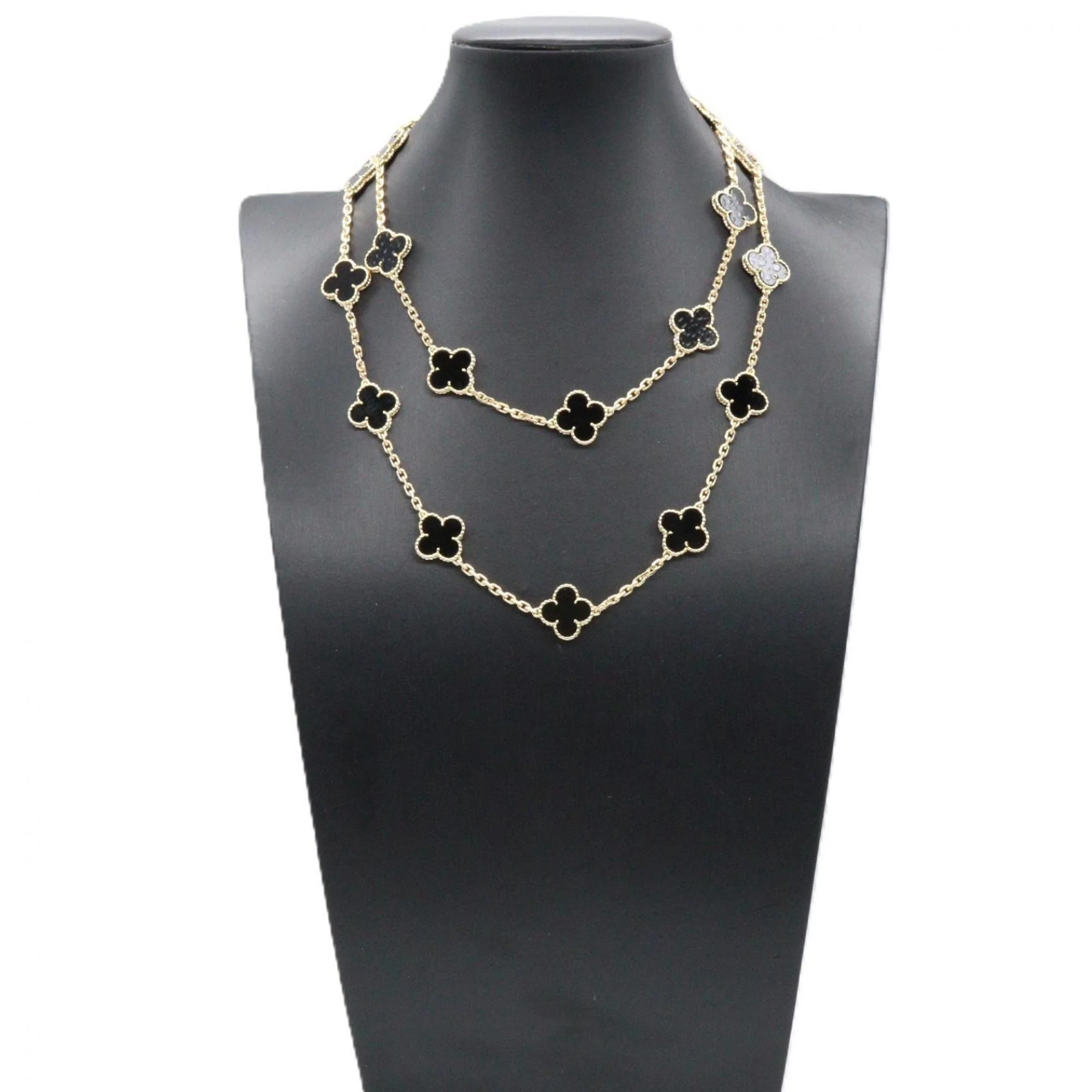Vintage Alhambra Pendant Necklace 18K Yellow Gold and Onyx - Image 6