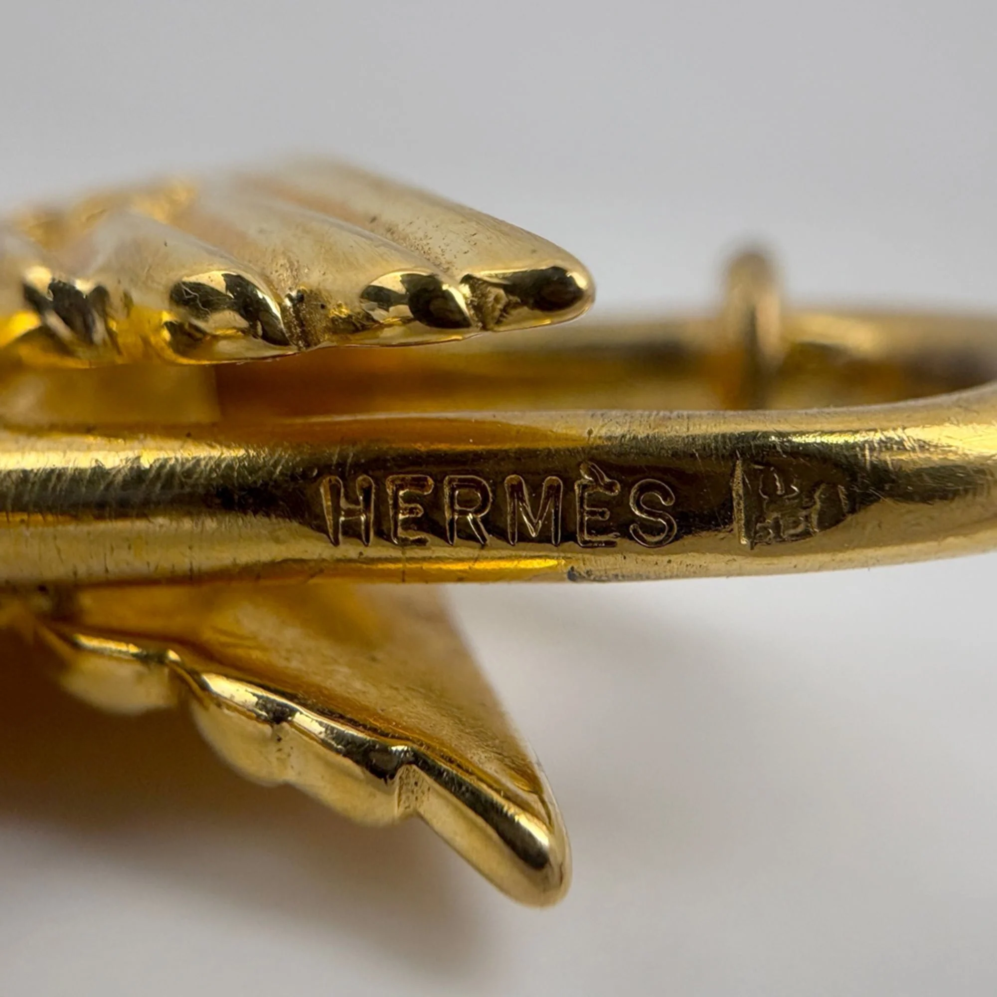 Pegasus Cadena Charm Gold Handbag Charm - Image 4