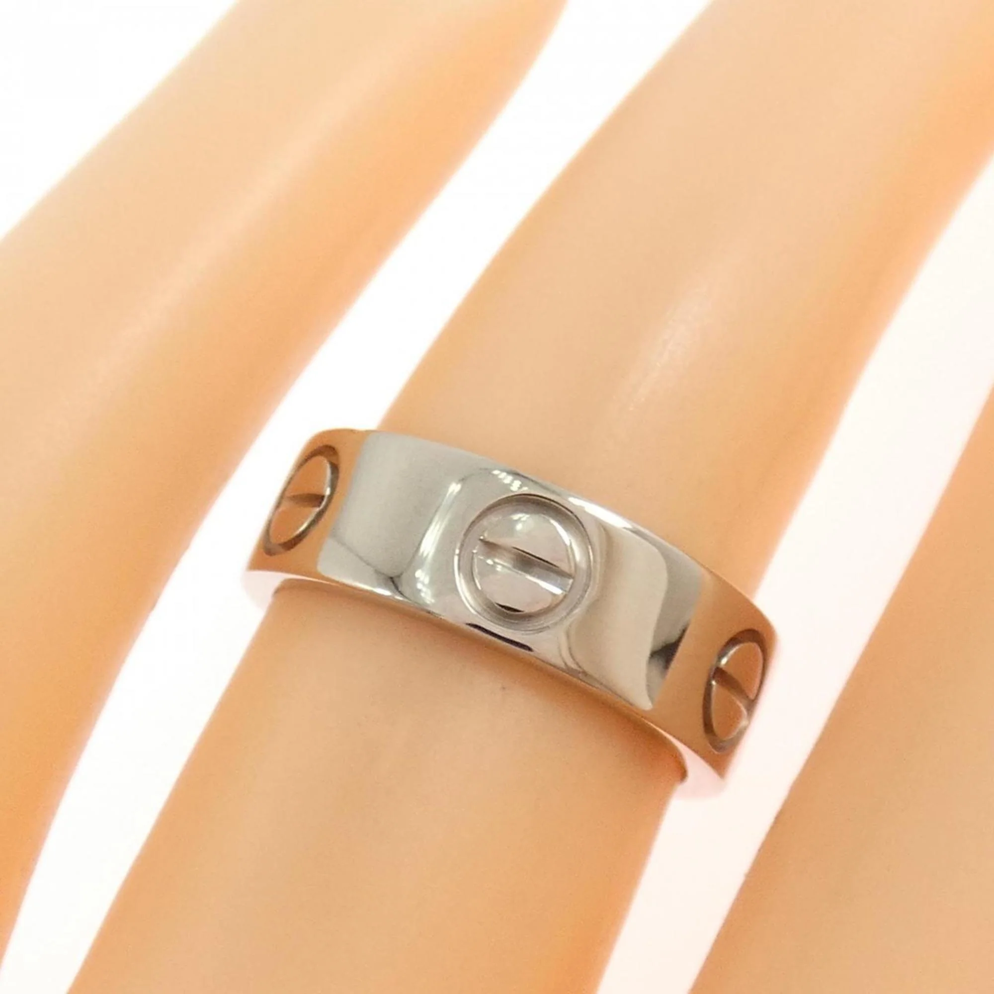 Love Ring 18K White Gold - Image 4