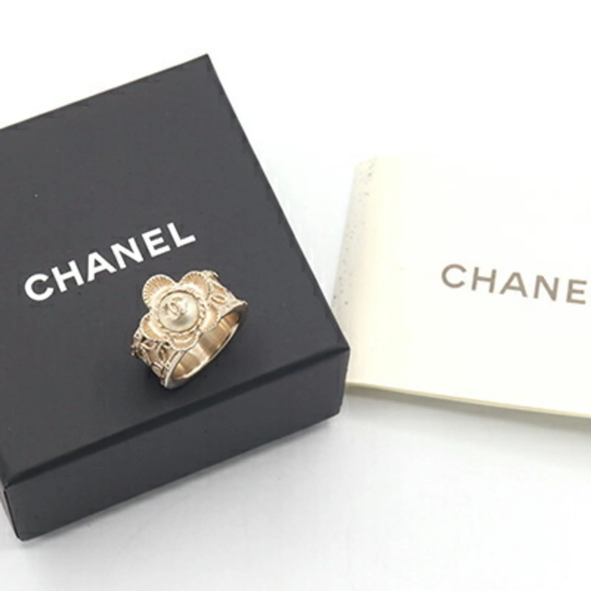 CC Logo Flower Ring Gold-Tone Metal - Image 7