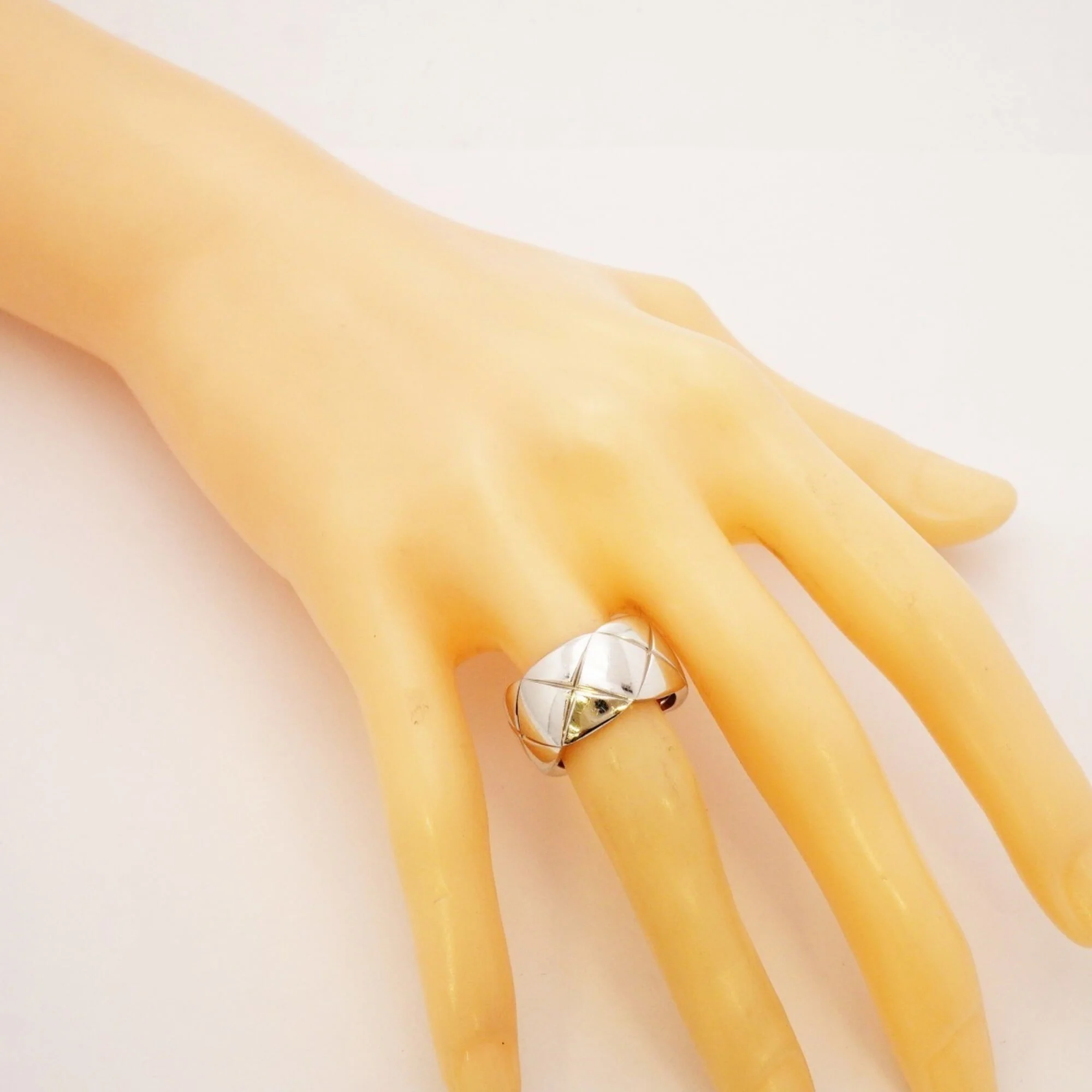 Coco Crush Ring 18K White Gold Large - Image 8