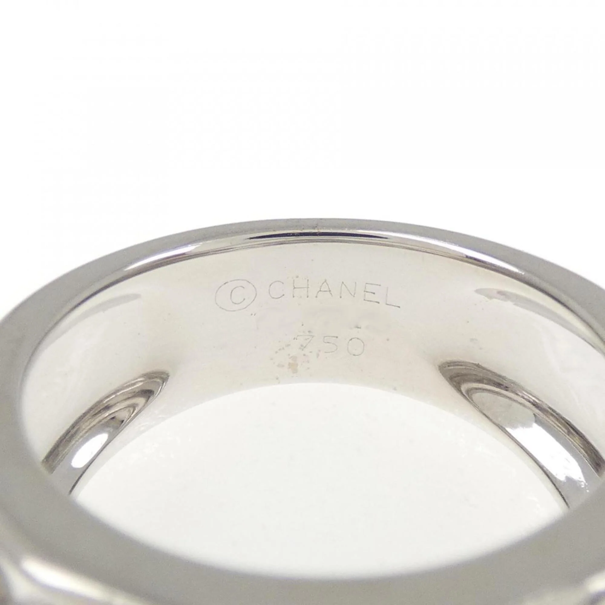 Three Symbols Ring 18K White Gold with Diamond - Image 4