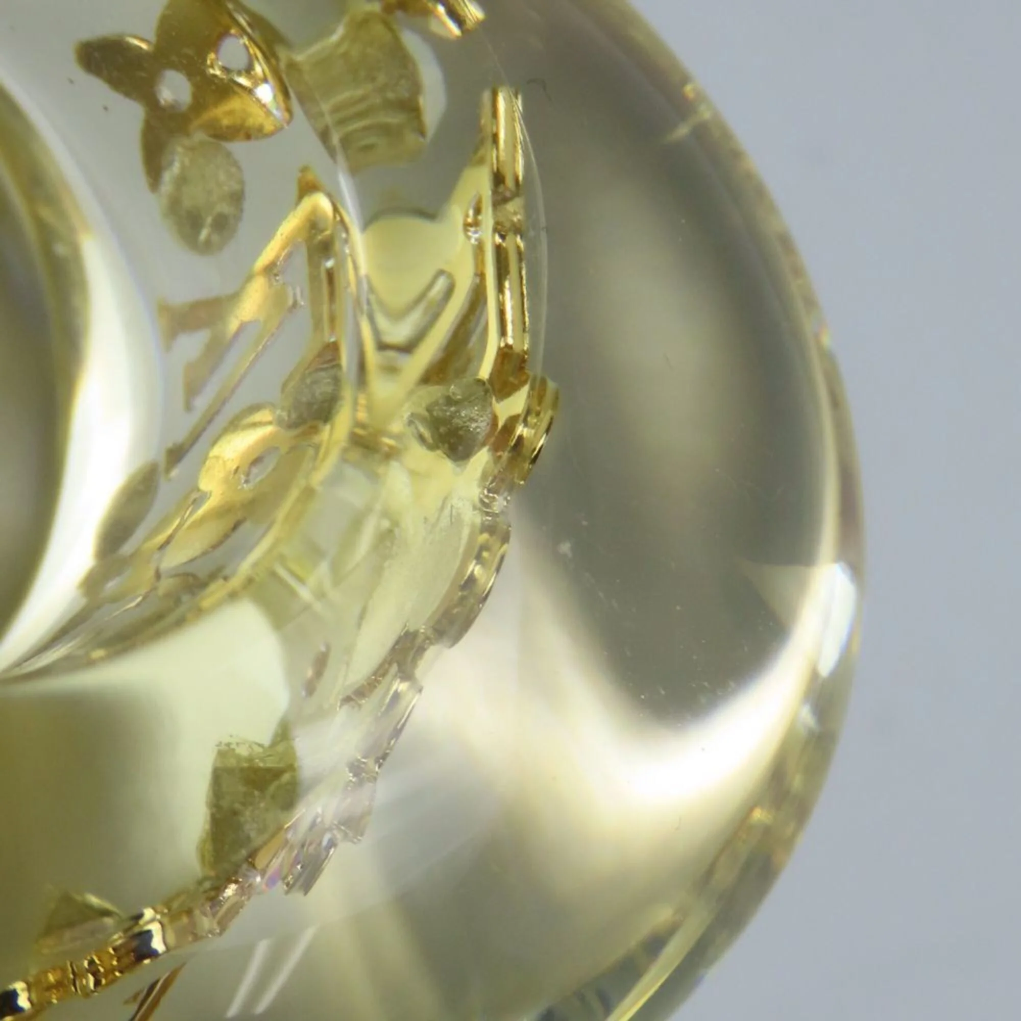 Band Ring Plastic Clear and Gold - Image 6