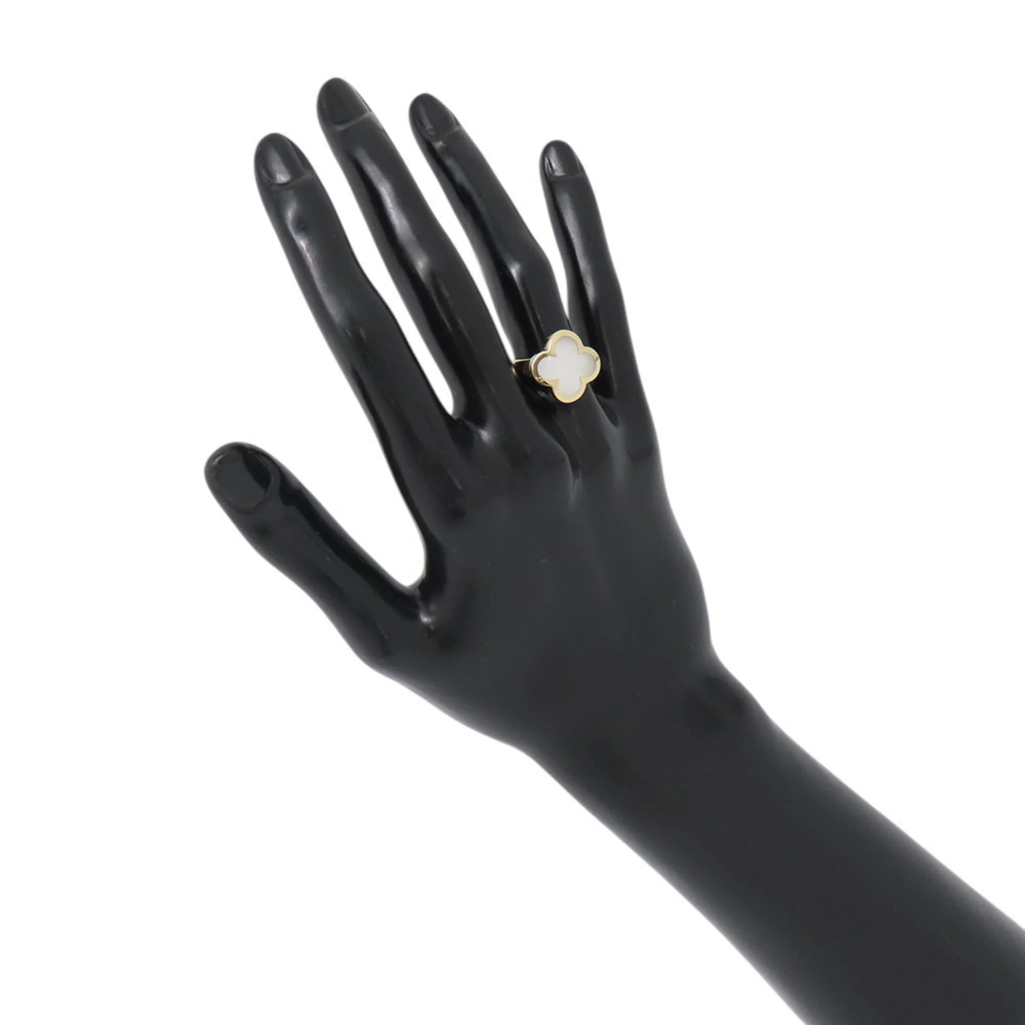 Alhambra Ring 18K Yellow Gold and Mother of Pearl - Image 4