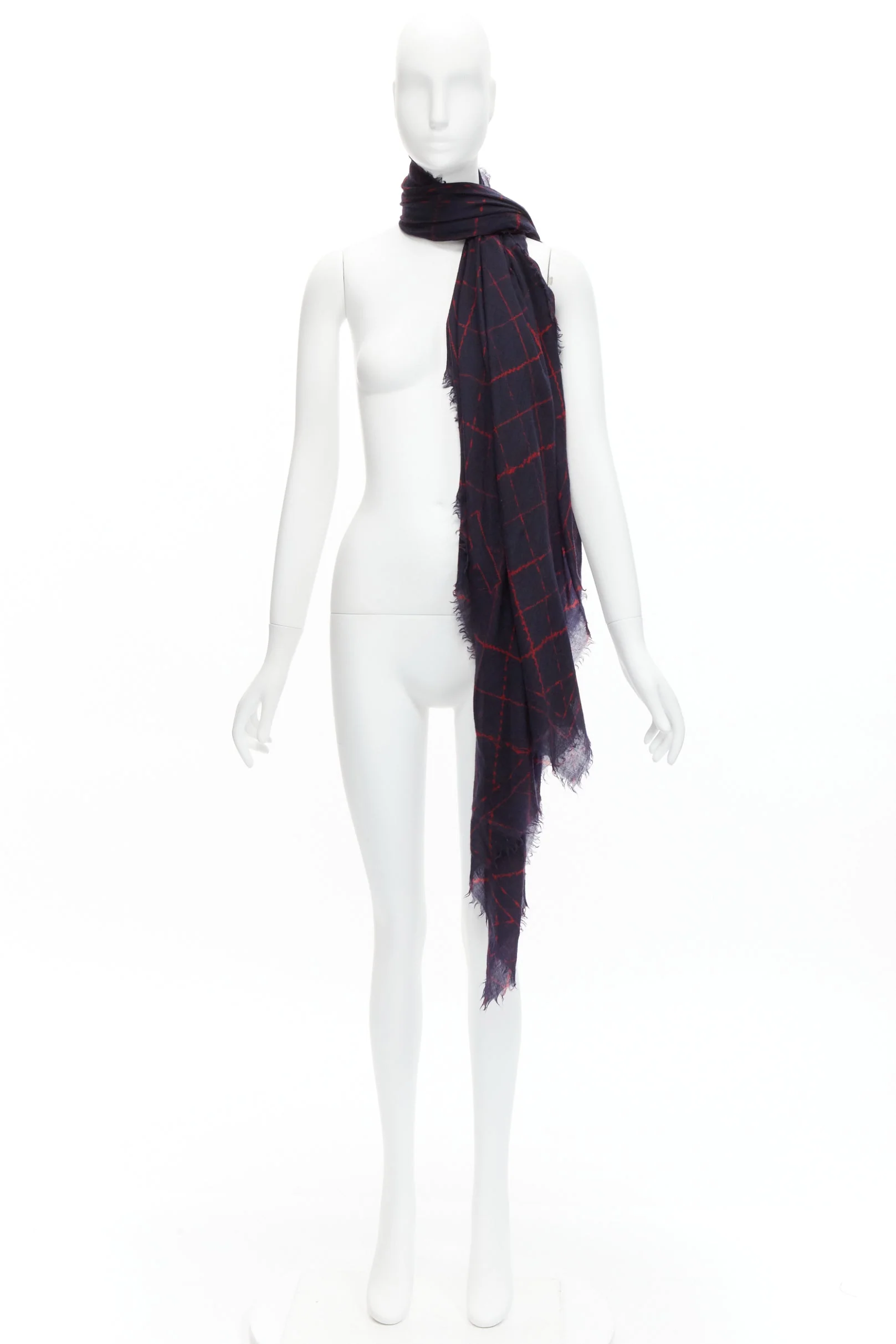 Chanel CC logo diamond quilt print raw edge scarf - Image 2