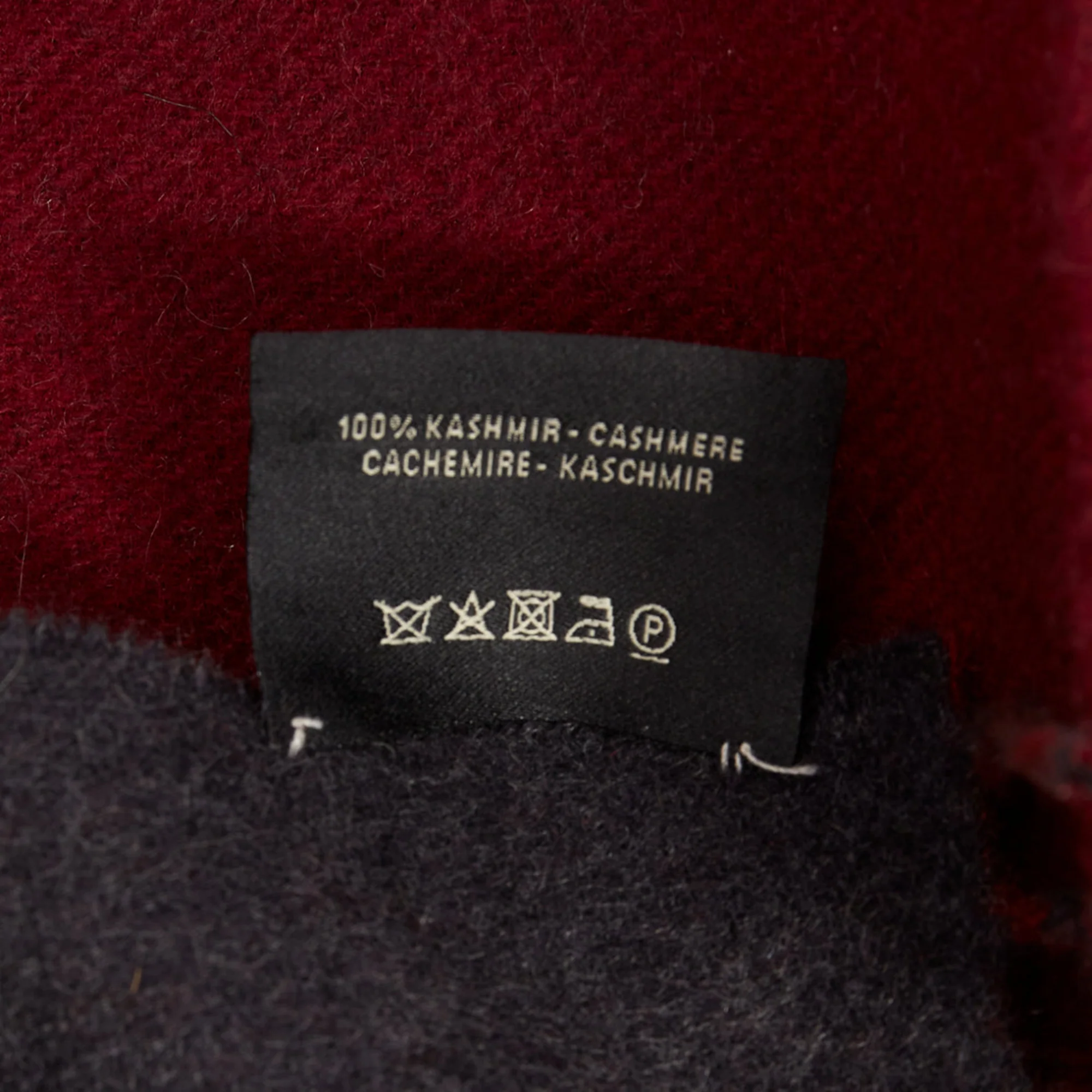 Fendi cashmere bicolor pocket fringed long scarf - Image 9