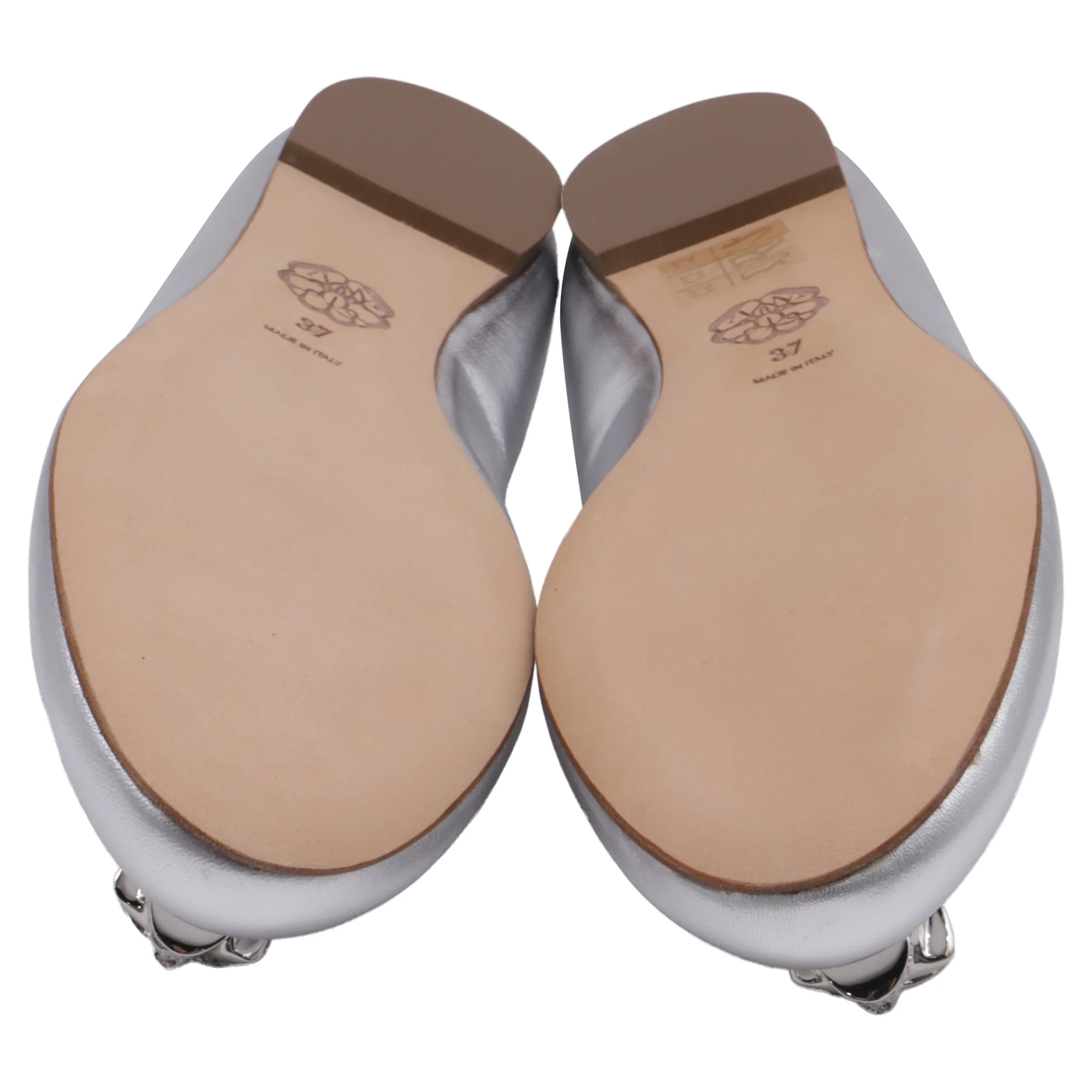 Women's Alexander Mcqueen Skull Accent Ballet Flats in Silver Leather - Image 5