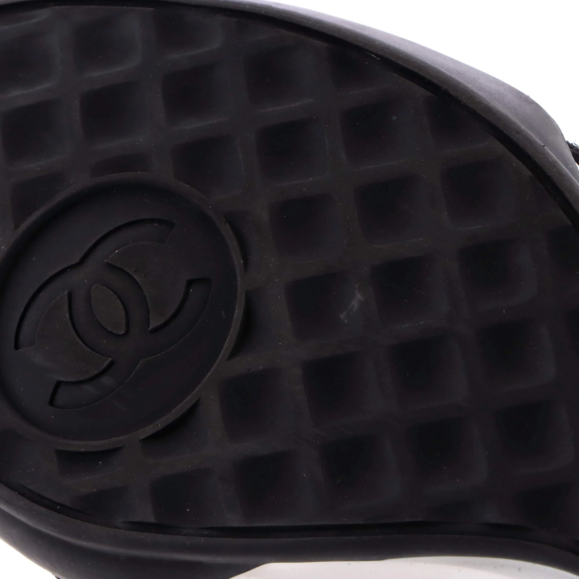 CC Low-Top Sneakers Quilted Leather and Suede - Image 6