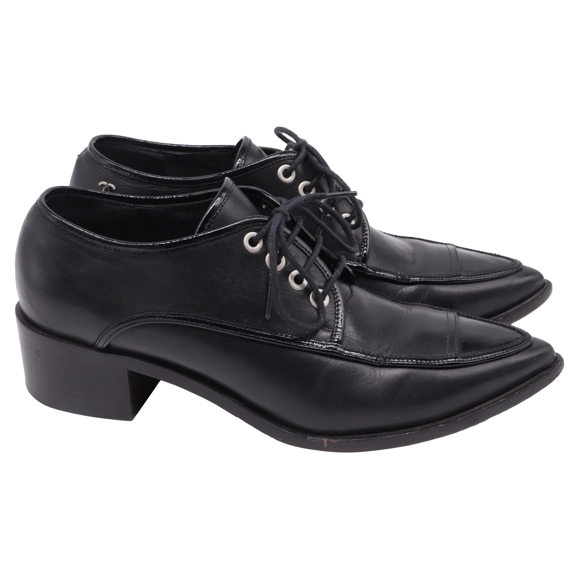 Women's Chanel Lace-Up Pointed-Toe Oxford Shoes in Black Leather - Image 2