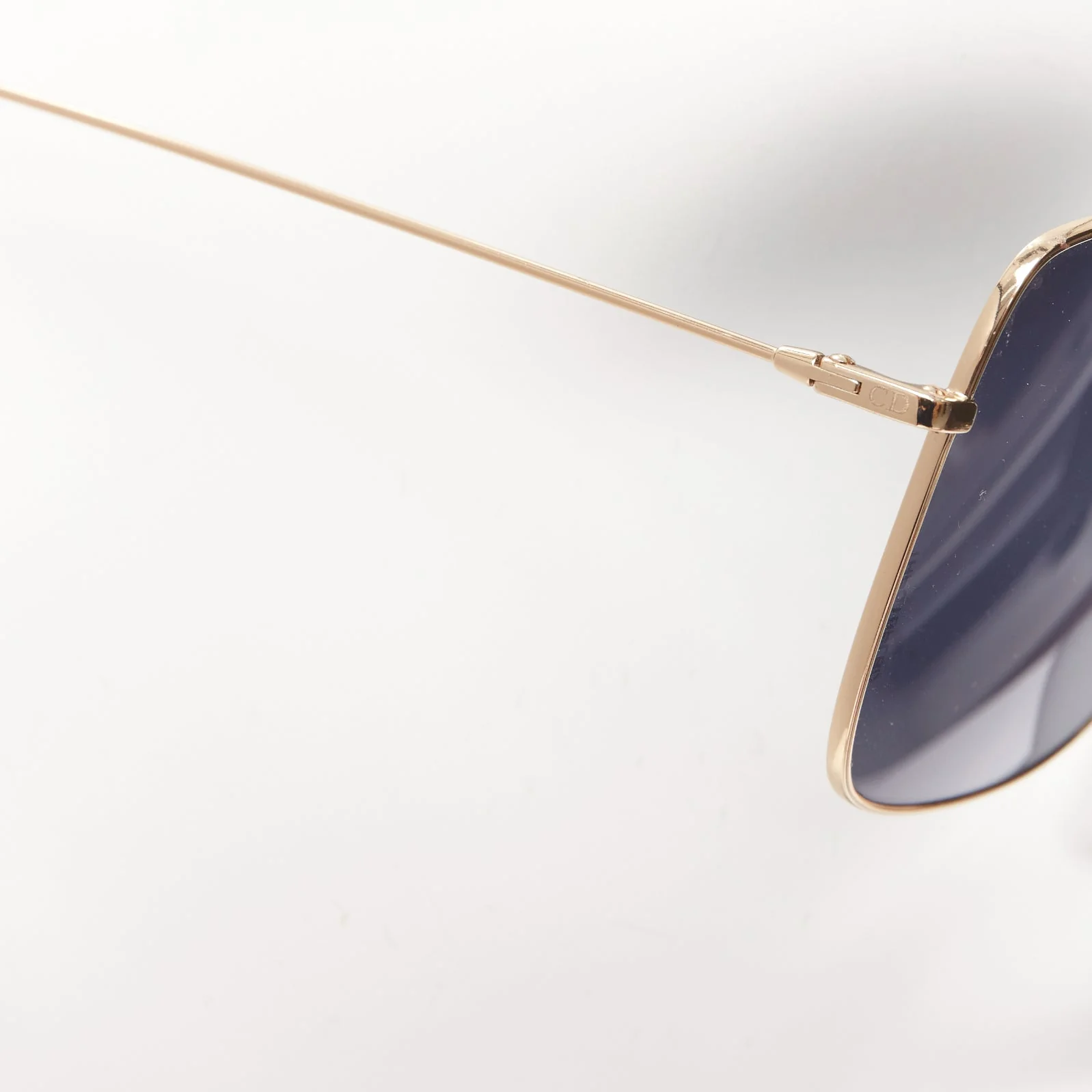 Christian Dior LKSA9 CD logo gold trim square frame sunnies - Image 2