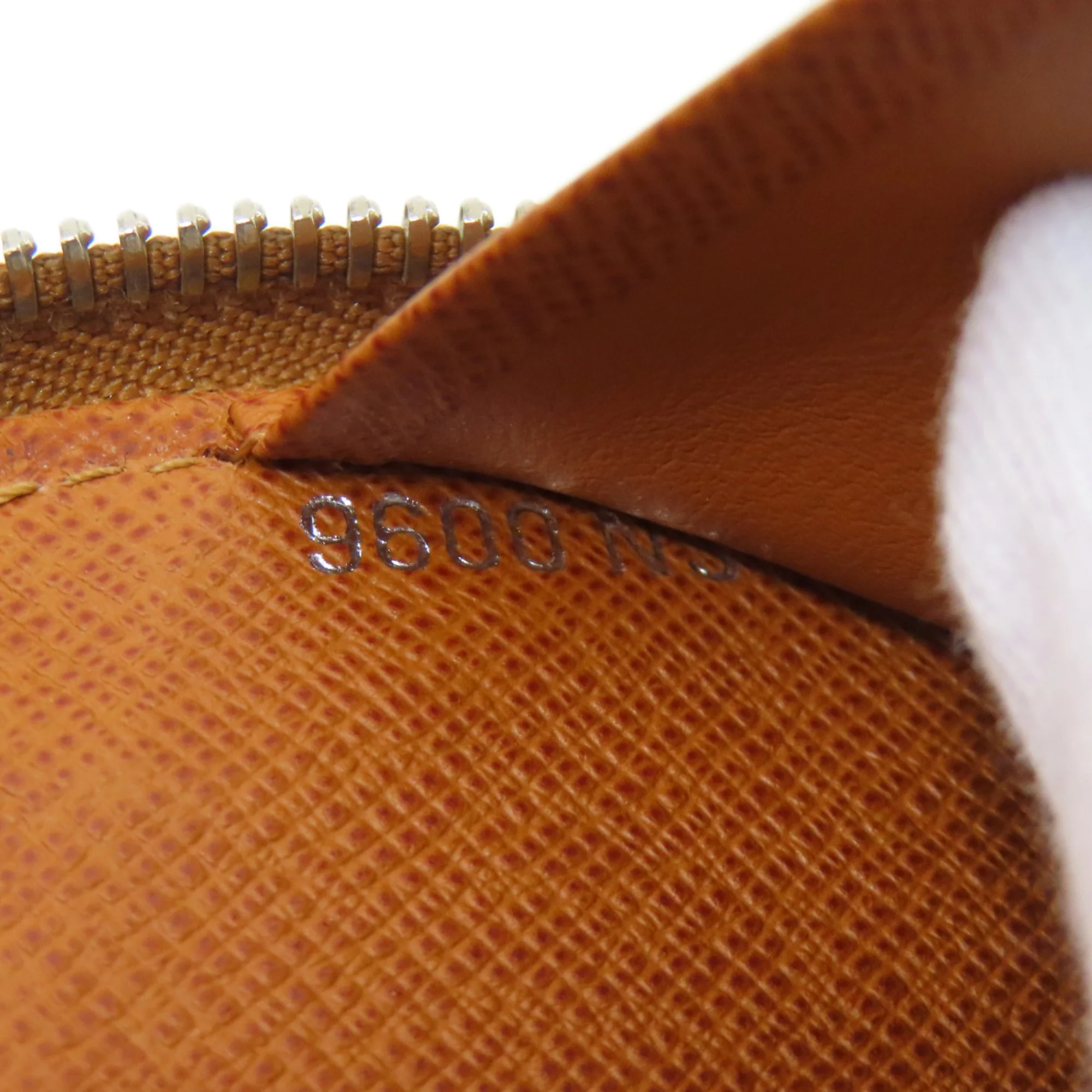 Zippy Wallet Epi Leather - Image 8